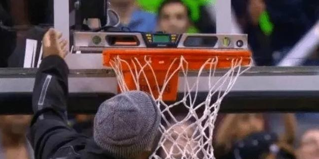 當年Kobe投丟十多個球後，堅信籃筐比正常標準矮了，他到底是如何感受到的？-黑特籃球-NBA新聞影音圖片分享社區
