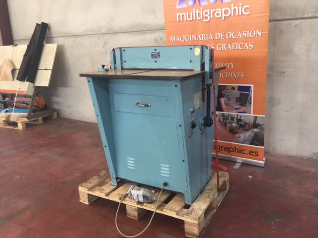 Multigraphic_SL's tweet image. Perforadora / Hendidora Eléctrica PERFORATING. Formato 61 cm. 1200€

#usedprintingmachine #usedprintingequipment #usedprintingpress #usedprintingmachinery #printing #printingpress