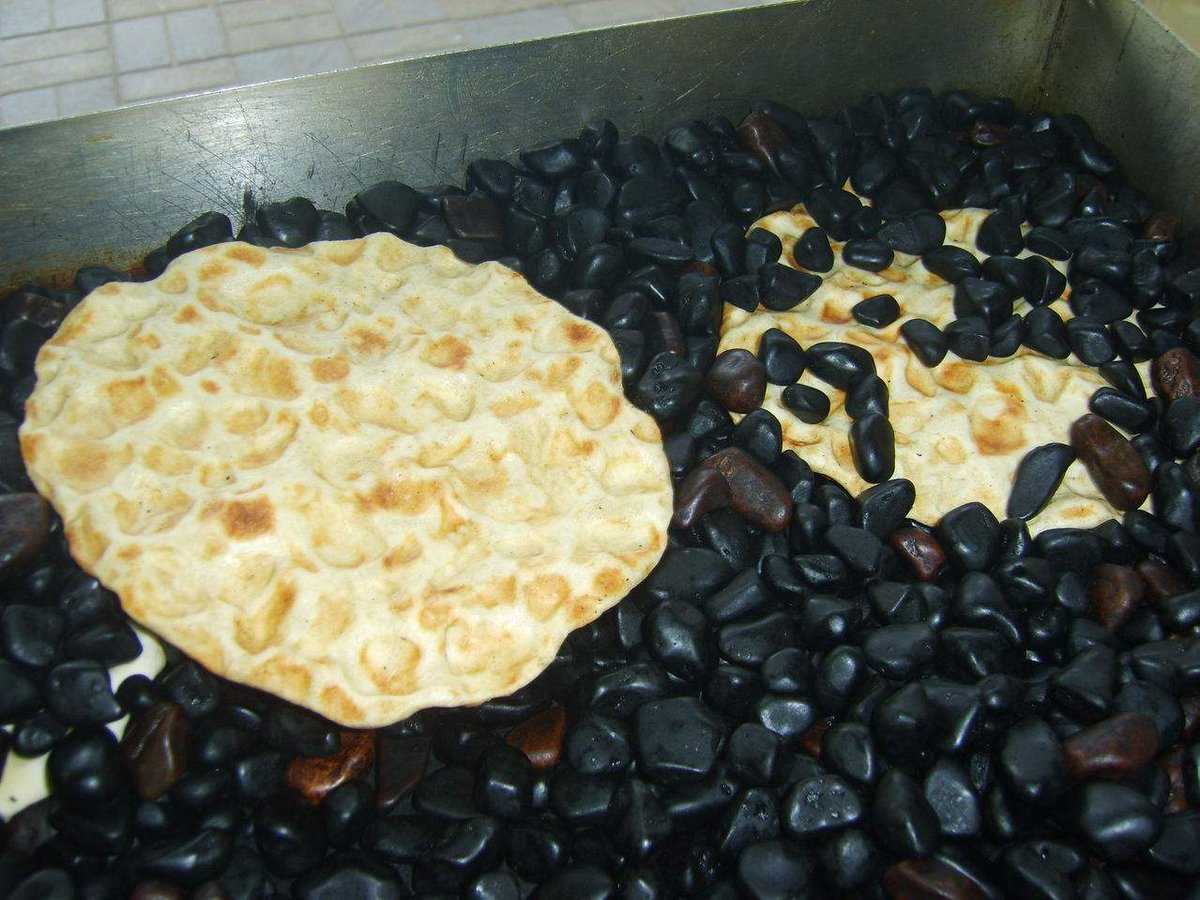OTOP_CHINA's tweet photo. Called the “Living Fossil of Chinese Food”, Shaanxi Province’s stone cakes can be traced back to the Stone Age. Baked on a bed of hot stone, they taste like crunchy savory biscuits, full of the aroma of whole grains. (Image Credit: network) #OTOP #cookielover #snacklove https://t.co/6abnCagY9v