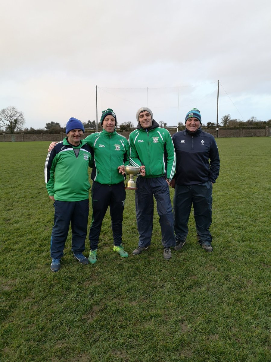 GrangeBally_GAA's tweet photo. Well done to @GrangeBally_GAA U21 hurlers who are South B champions for 2019 🇳🇬🏆
Great effort being put in by the team and mentors!! Thanks to @CarrickDavins00 for the jerseys 🔴⚪
@TipperaryGAA
@TippFMSport 
@HurlerD 
#southchampions
#GAA 
#bandofbrothers https://t.co/mhWmjRXvL9