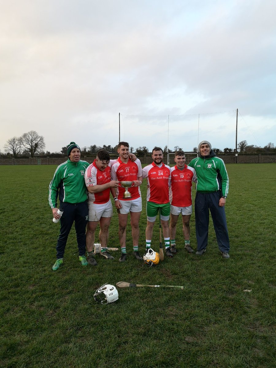 GrangeBally_GAA's tweet photo. Well done to @GrangeBally_GAA U21 hurlers who are South B champions for 2019 🇳🇬🏆
Great effort being put in by the team and mentors!! Thanks to @CarrickDavins00 for the jerseys 🔴⚪
@TipperaryGAA
@TippFMSport 
@HurlerD 
#southchampions
#GAA 
#bandofbrothers https://t.co/mhWmjRXvL9