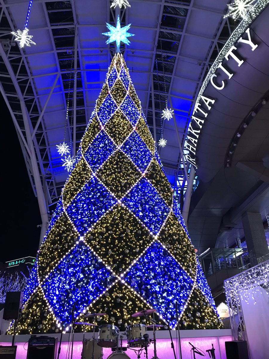 kekenterpris's tweet photo. 12.09
19時30分
博多駅前広場クリスマスマーケット
席たくさん空いてますよ‼️

平日夜はオススメです！
無料でライブ観れるからね（笑

#博多駅　#クリスマスマーケット　#ホットワイン　#博多買うBUY https://t.co/EnCrm6MzmP