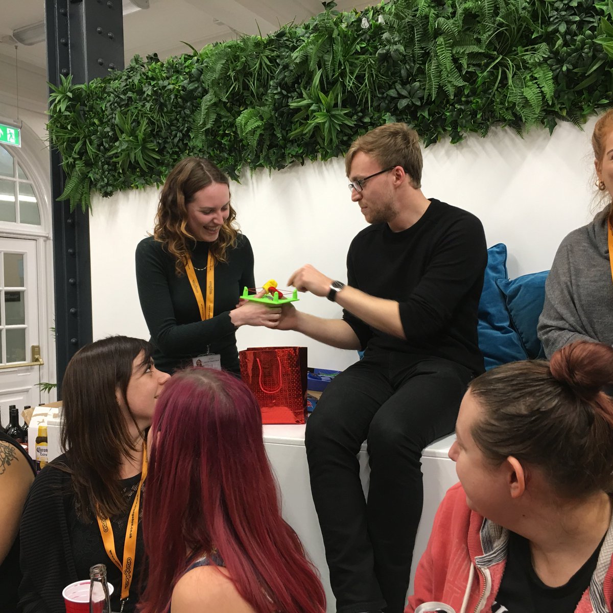 Orange Bus tweet media