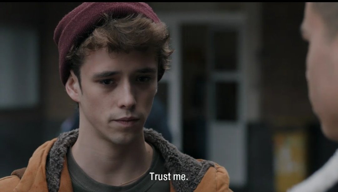 emmlightwood's tweet photo. "Ese sentimiento de estar enamorado es real. Puede que la manía lo aumente un poco. Pero ese tipo está realmente interesado en ti"

#wtfock https://t.co/Ws46mEor1H