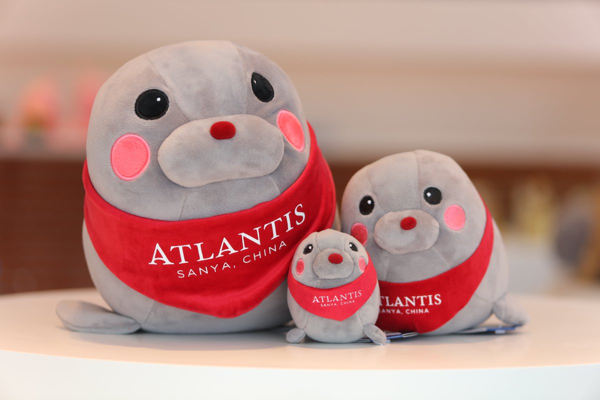Our sweet sea lion and sea dog are waiting for you to take them home after a wonderful holiday in Atlantis Sanya!