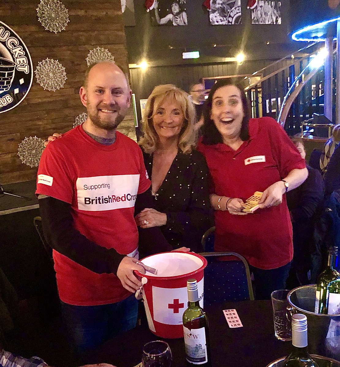 edith_conn's tweet photo. @GMLO_UK Raising funds for @BritishRedCross @RedCrossNorth #GiggleAid thanks to @frogandbucket and the hilarious performers @GaryDelaney @DaneBaptweets @Thephilellis @MitchBenn @ThatCPG well done #TeamRedCross https://t.co/aCyELKCtgh