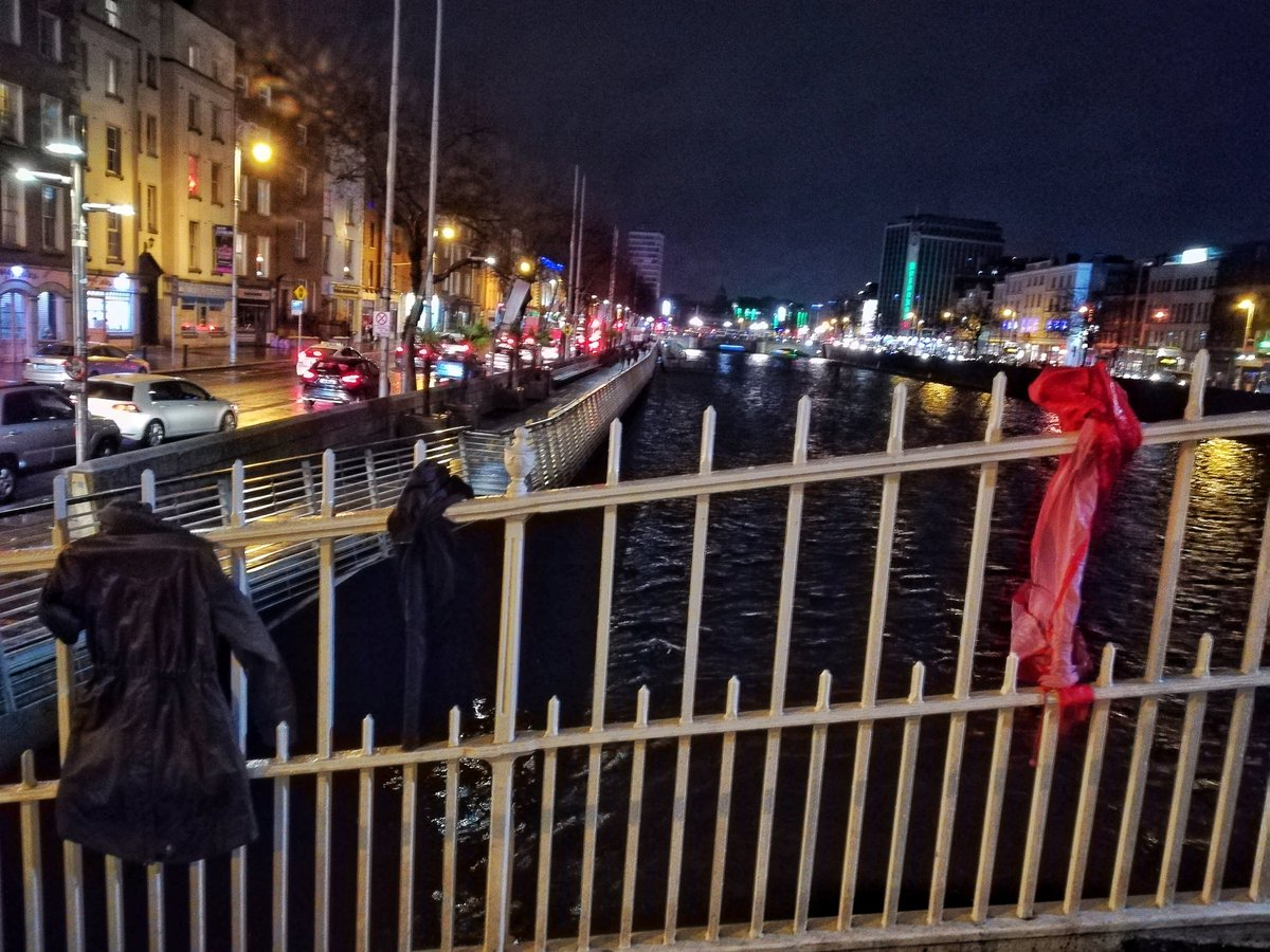 EVELINANODARA's tweet photo. If you need one then please take one. If you want to help, please hang one. Coats donated to homeless Congrats #Dubliners 👏 #warmforwinter campaign  🇮🇪 https://t.co/IVSs2ihDUO