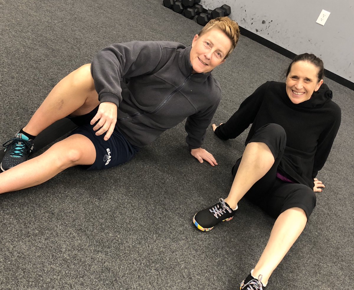 REFlaugher's tweet photo. Starting the week of right!! #ForestFitBody #Unstoppable #FitLeaders #nevermissanonday https://t.co/vMMANWcbZJ