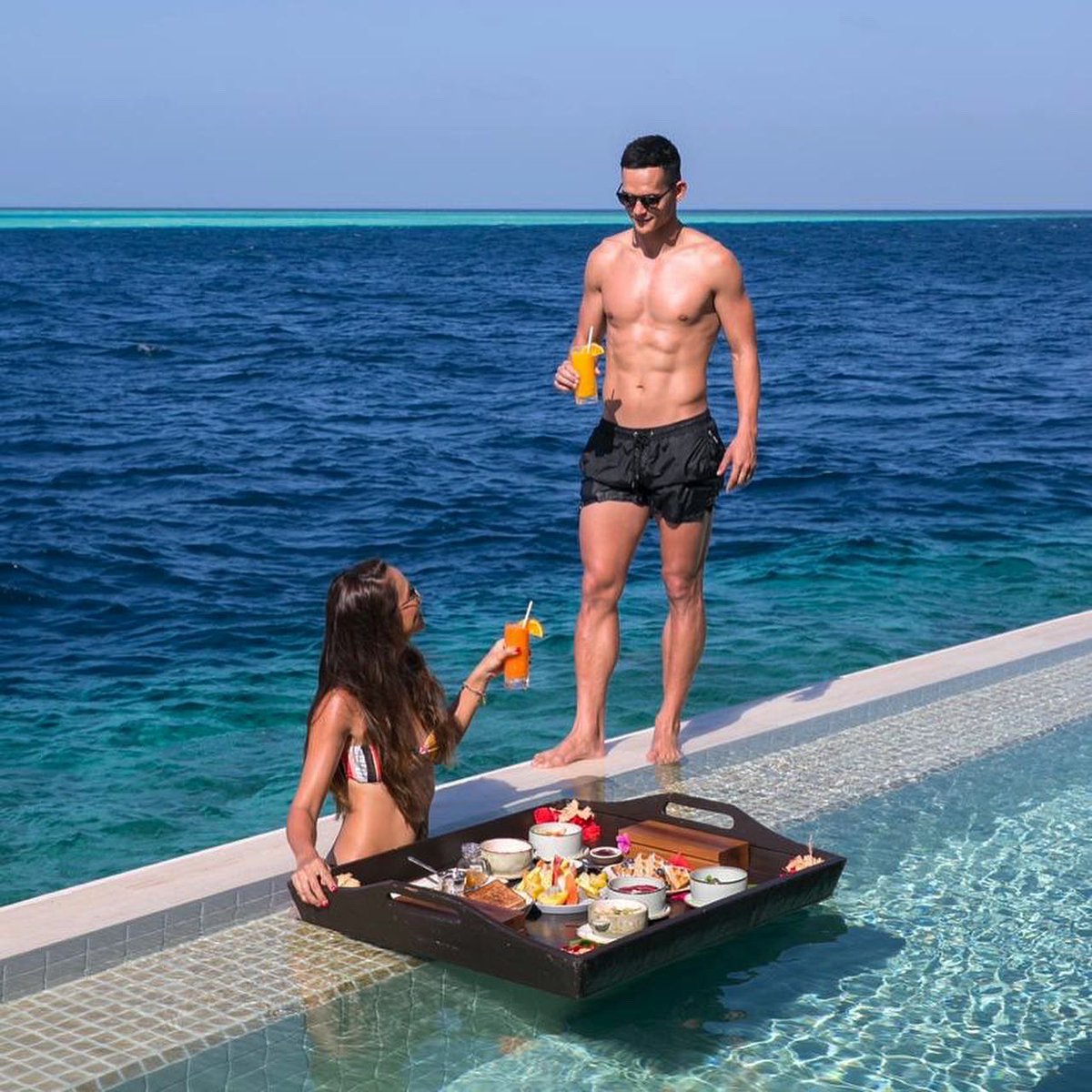Chunuonsee16's tweet photo. Our butler is loving life as our private photographer 🤣 fair play amazing service 😜 @KudadooMaldives #WHATAPLACE #mt1632 #mt1632forever #kudadoomaldives #honeymoon #amazingplace #travel #grateful #livelovelaugh https://t.co/Rhj0zVovv1