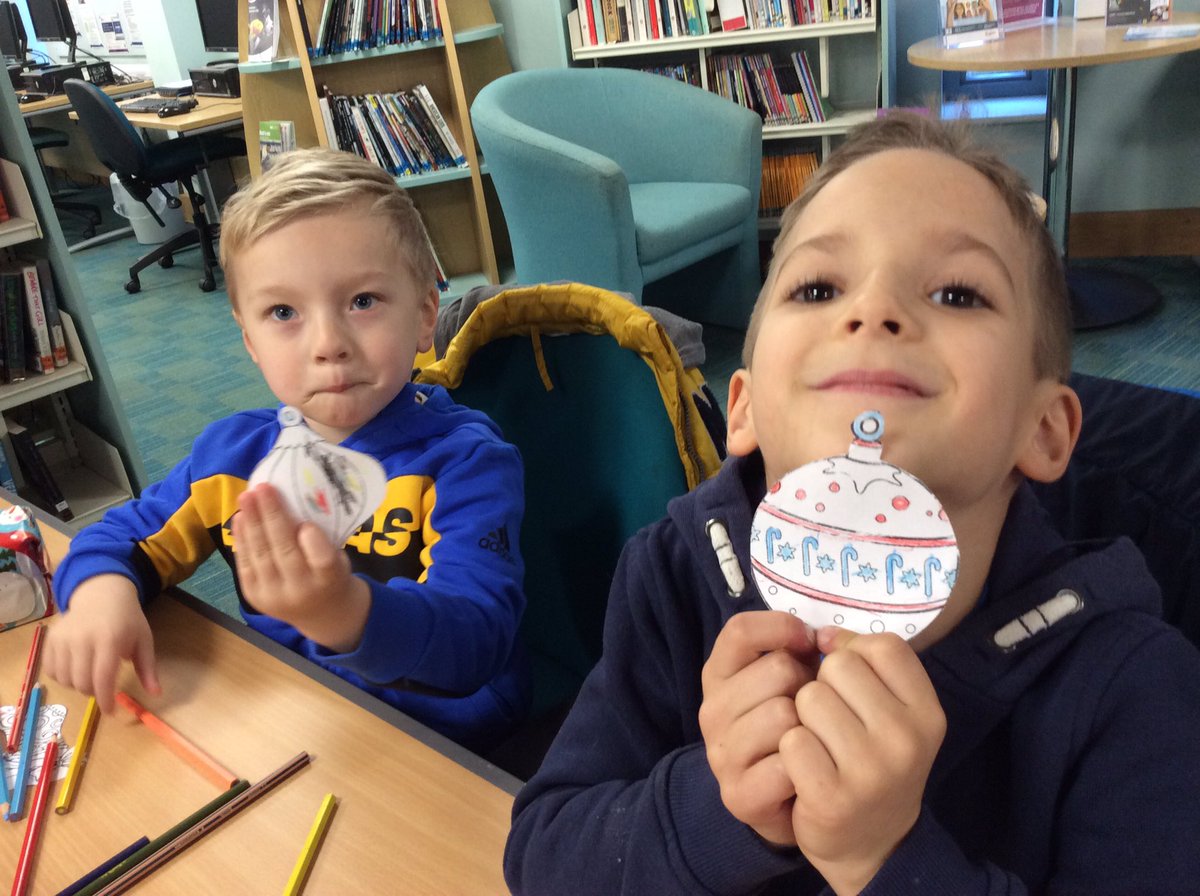 cambslib's tweet photo. We had over 600 people visit Wisbech Library on Sunday as we played our part in the Wisbech Christmas Fayre. As you can see everyone had a FANTASTIC time! Thank-you to our amazing visitors, staff and of course Wisbech Rotary who funded the library events. https://t.co/lvIdorSEoB