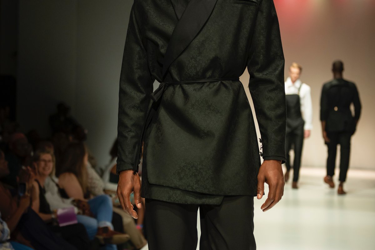 safashionweek's tweet photo. Here's the runway show for THABISO MOLELEKOA from the #EdconDesignInnovationChallenge with Edcon @productionRW &amp; @ProudlySA - Video by Paul Tilsley and Competent Artistes

Image by @driverphoto https://t.co/McaSuFwWOx