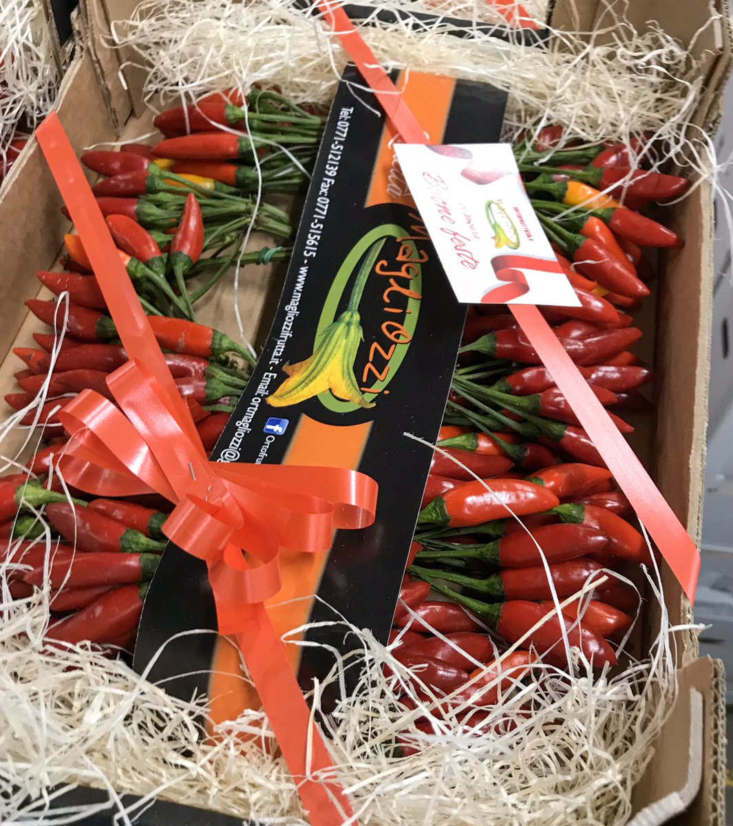 MilanoFreshSrl's tweet photo. Christmas is here 🤩 #export #italianexport #italianfood #news #italy #sales #ChristmasCountdown #ChristmasGift https://t.co/qKoafC3gqj