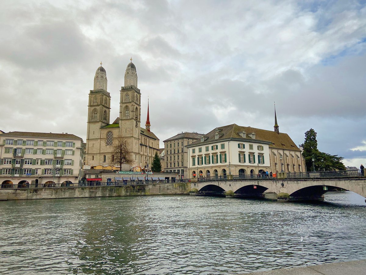 tripsinredlipss's tweet photo. Last stop of the trip... The City of Banks 💰 🏦 and Watches 🕰
#Zurich #Switzerland 🇨🇭 #LimmatRiver
#MyLiveAroundTheWorld 🌍 #LoveTravel ❤️ #TravelAddict 🗺📌 #nofilter 💋💄 @crisainz @VisitZurich https://t.co/ZBBcNV7jot
