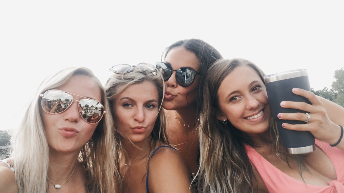 camilleroseeeee's tweet photo. happy birthday to my future nurse sis in law who can do absolutely no wrong!!! I hope your day is better than the best wine or funniest tik tok. you make us all a little better, ily x a milli 💓 https://t.co/8aPUVhauFv