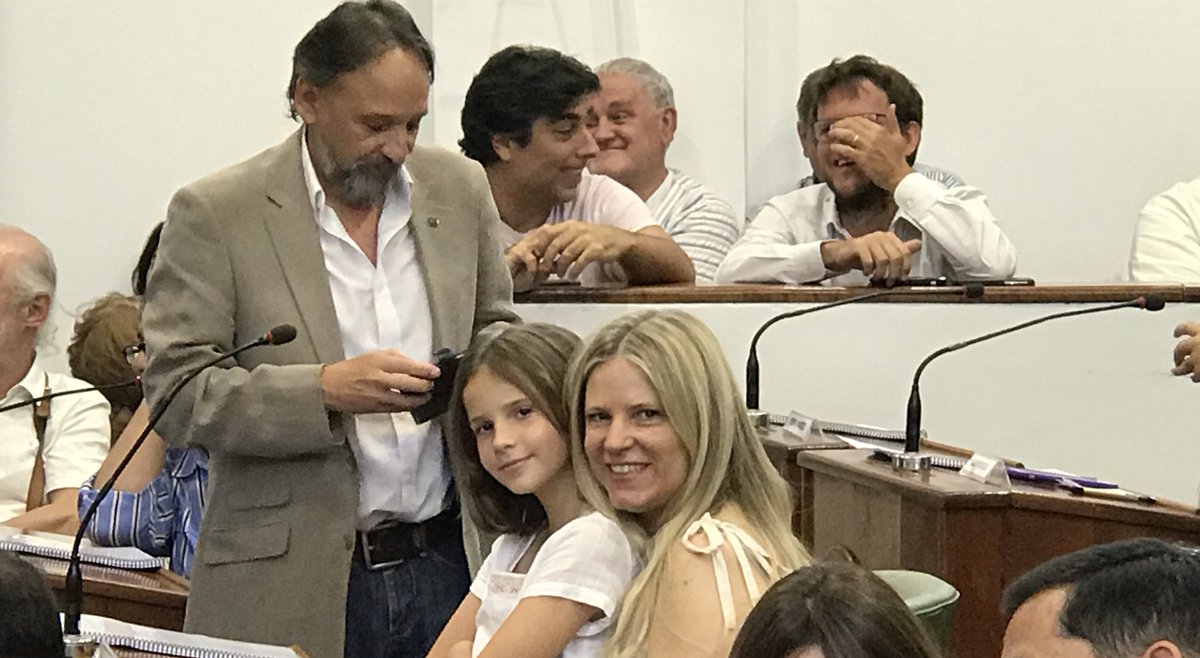 FRSanIsidro's tweet photo. #Ahora Ya arrancó la Sesión Preparatoria. Asumen los nuevos concejales de #SanIsidro. ¡Felicitaciones @PupiDurand! https://t.co/SxamfH81YT