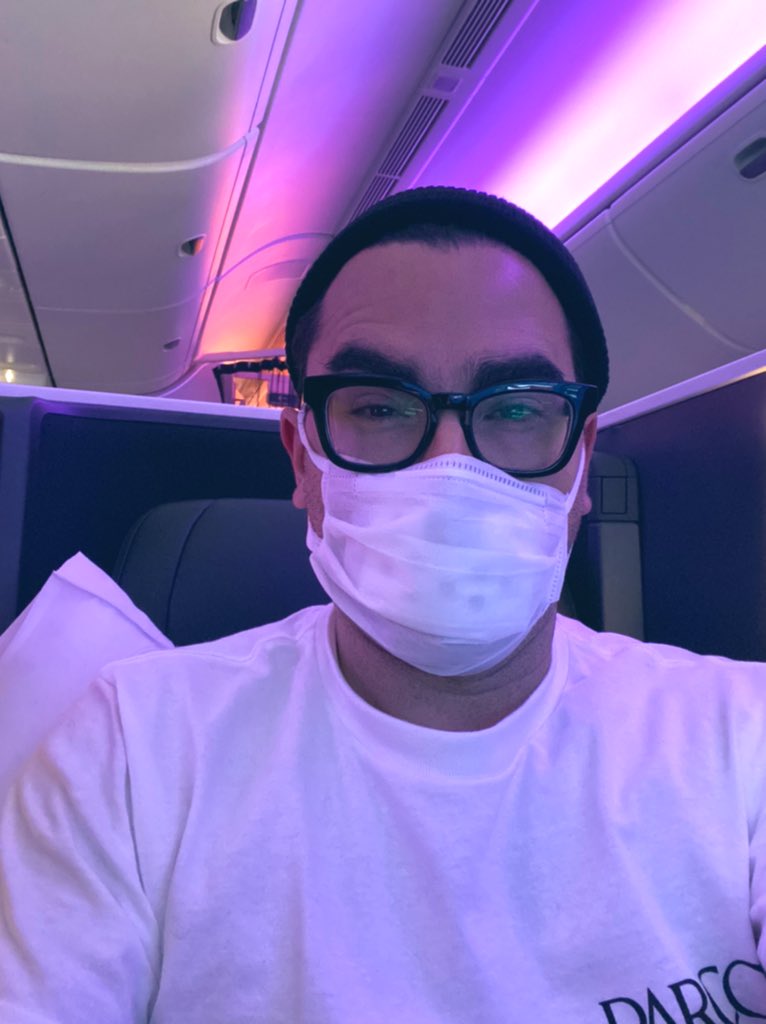 dan levy on Twitter: gentleman me on the airplane has wet-sneezed, without fail, every 45 seconds for past 8 hours. Me: https://t.co/NR1qsxG5vX" Twitter