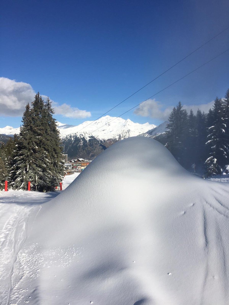 CourchevelEvent's tweet photo. La neige et le soleil sont arrivés à Courchevel, prêts pour cette nouvelle saison? 🤍 https://t.co/Xz2nyW8EqC