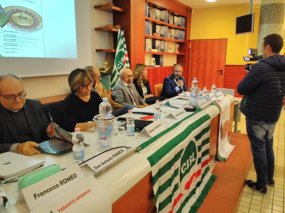 CislTaBr's tweet photo. #Ust Questore #GiuseppeBellassai #bullismo e #ludopatia fenomeni correlati alle sofferenze sociali del #territorio #disoccupazione #vulnerabilitasociale #esodogiovanile #criticita' #exIlva #disvalori @CislNazionale @Cuccello @DanFumarola @CislPuglia https://t.co/06EHFRRW6k