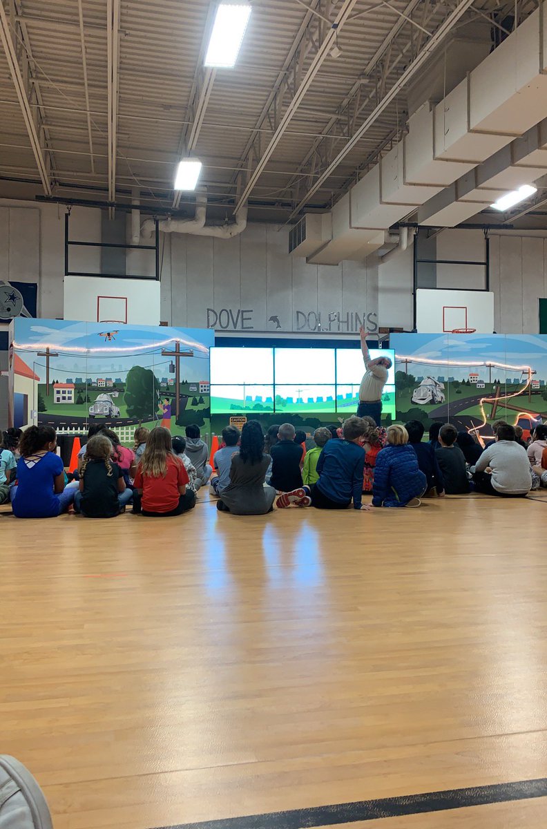 Thank you <a href="/oncor/">Oncor</a> for teaching us about electricity today! 💡 <a href="/DESDolphins/">DES Dolphins</a> #DESisBEST