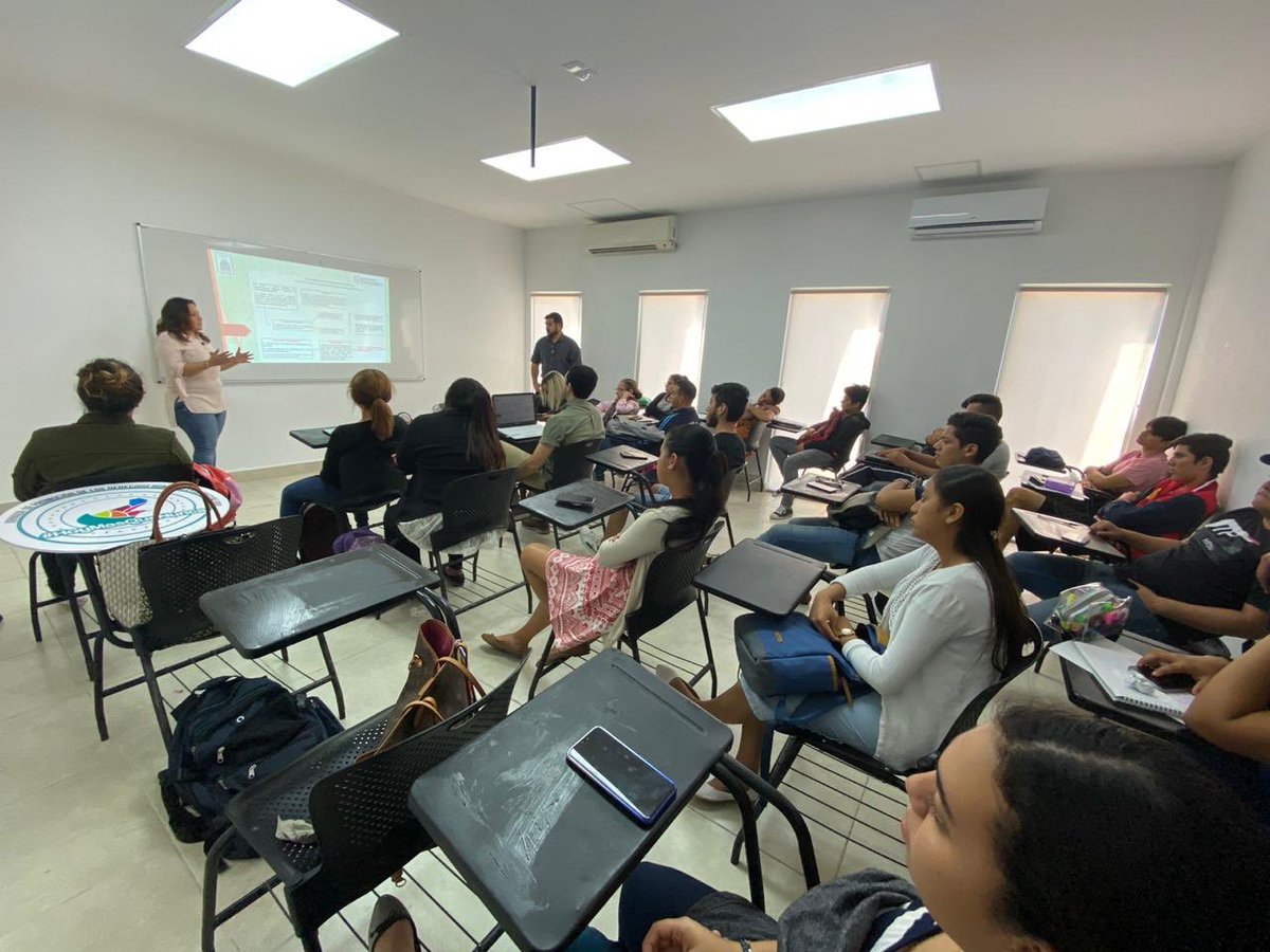 JudyRodVi's tweet photo. Gracias a la universidad Vizcaya de las Américas campus chetumal por permitirme exponerles a los alumnos de la carrera de derecho los trabajos que realizo en materia de derechos humanos desde la comisión que me honro presidir en la XVI legislatura. #HoyMásQueNunca https://t.co/w2ThPxjNaf