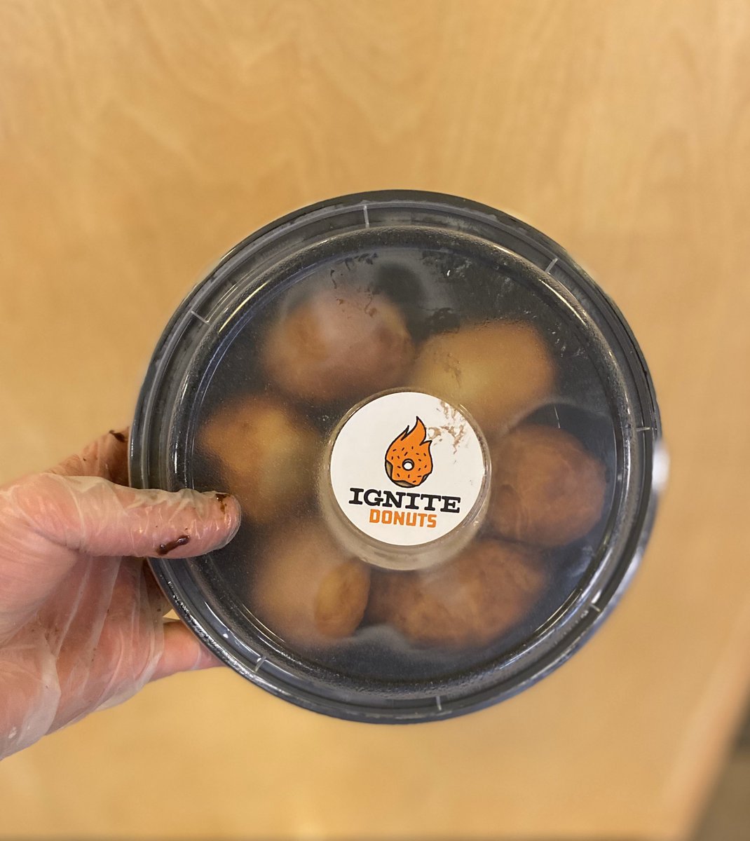 IgniteDonuts's tweet photo. With Finals Week here, a Donut Kit can soak up all your tears.
Vegan
Maple
Vanilla
Chocolate
Available at The Market
Good luck Studying!
#IgniteDonuts #Donuts #Doughnuts #FinalsWeek #CMU #CentralMichiganUniversity https://t.co/BOkDwgSOZR