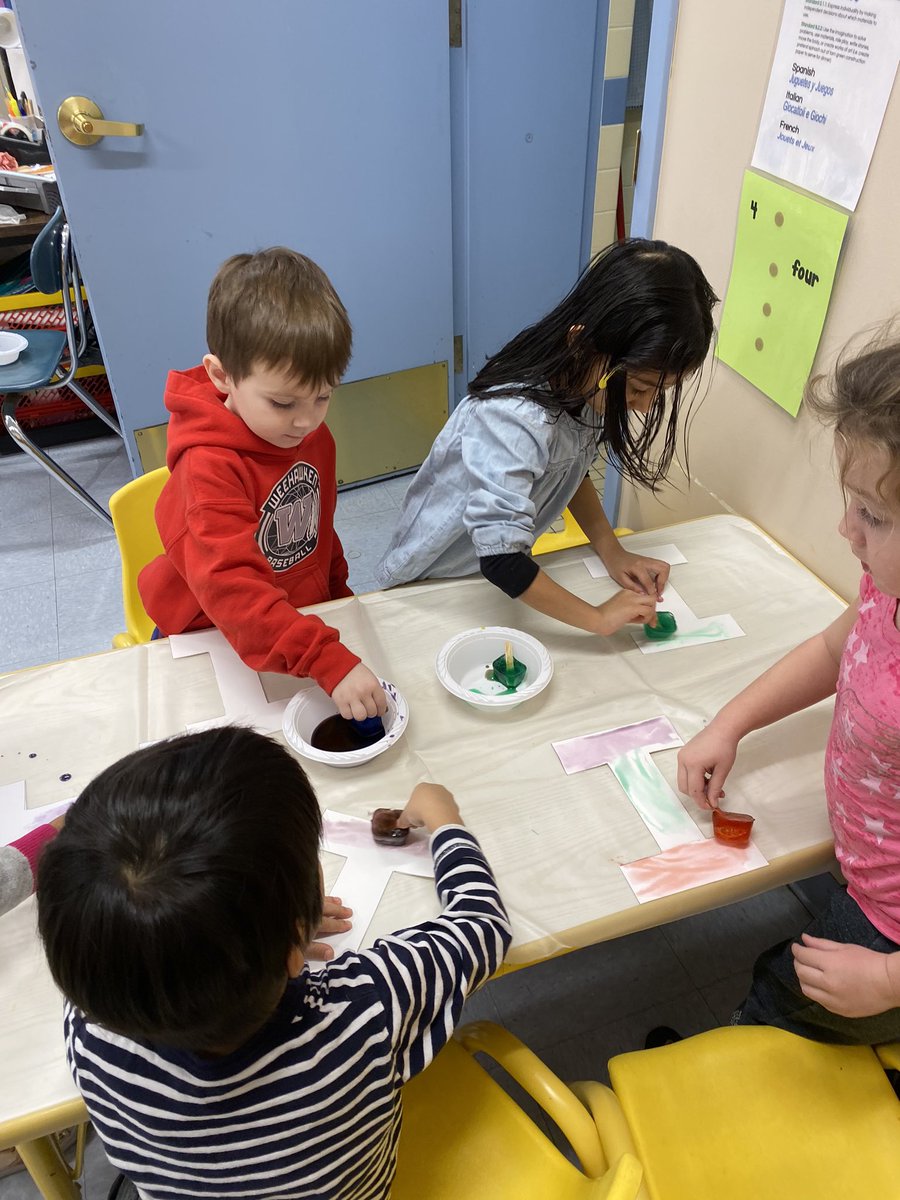 dlucciedu's tweet photo. Ice Painting our I Icicles! #WeeLearn #creativecurriculum @TeachStrategies @Ms_M_Lopez @AnnaRudowsky @WeehawkenTSD @EricCrespoEDU @FAmato53 https://t.co/sP0KCzRBz1