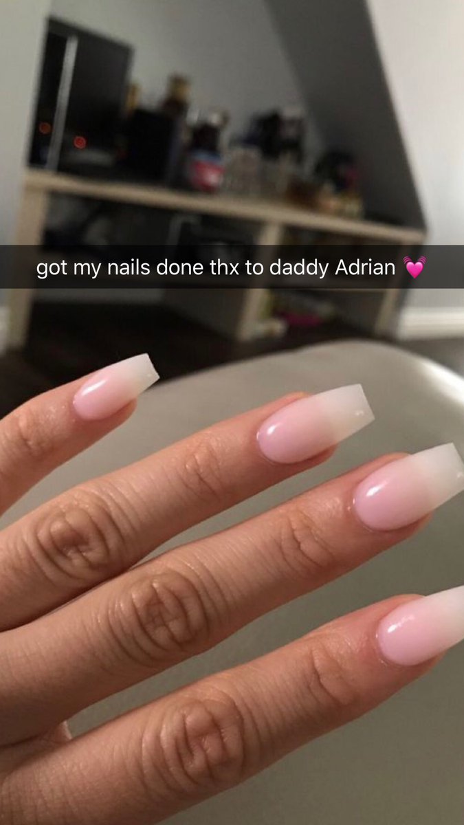 Adrian86973752's tweet photo. I love when my sugar babe gets her nails done beautifully. I love helping pay for things big or small like this. Read my past tweets on how to get verified and get your nails done doll. Dm me #sugardaddy #sugarbaby #sugardaddyneeded https://t.co/tUkXT4SlvL