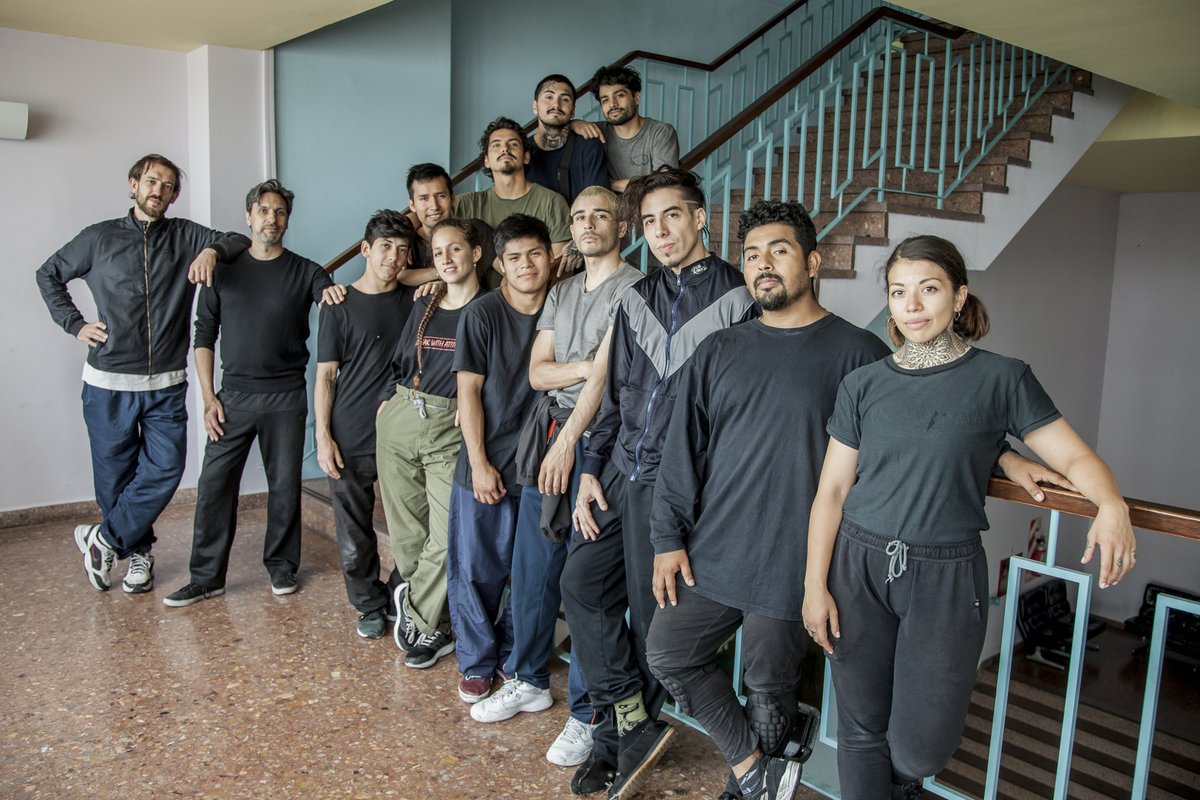 IFArgentine's tweet photo. ⚡ El 25 de nov. empezó la 3era etapa del proyecto “Hip-Hop en escena” del Institut français d'Argentine. 11 bailarines latinoamericanos participaron de una residencia en el Teatro de la Ribera, bajo la dirección de Virgile Dagneaux (Compagnie Virgule🇫🇷) y Edgardo Mercado (🇦🇷). https://t.co/gEl6KSOu33