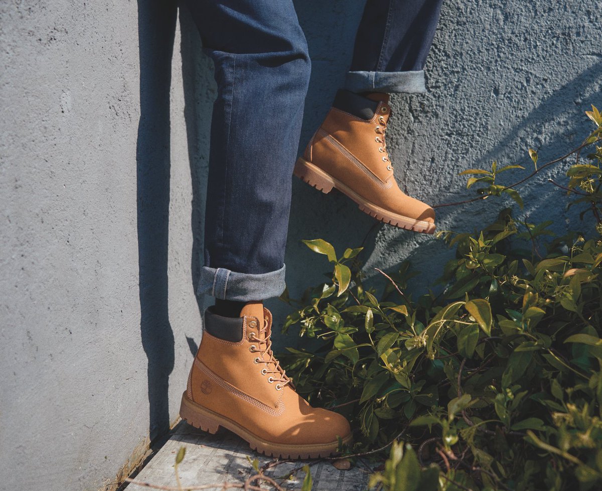 Timberland_Lat's tweet photo. ¡Dicen que con #YellowBoots se viven grandes momentos! Cuéntanos, ¿cuál es el tuyo? #Timberland https://t.co/p1IYYj8YXl