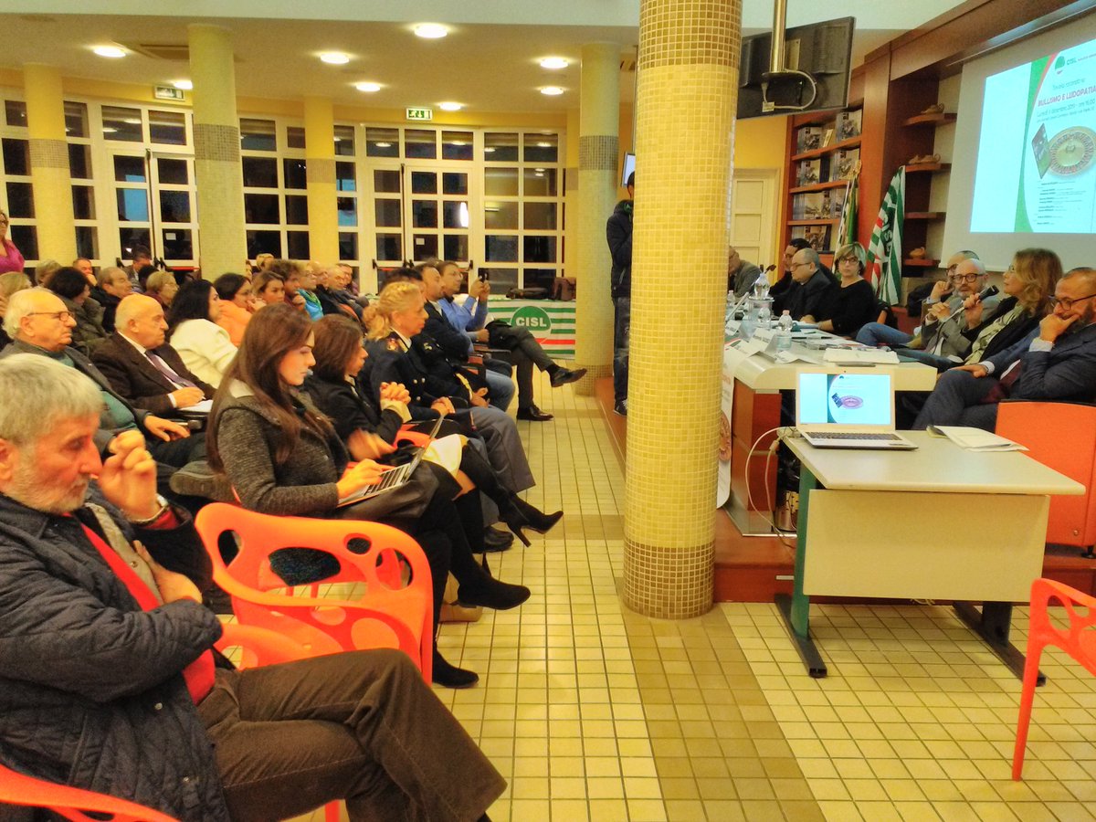 CislTaBr's tweet photo. #Ust #MargheritaTaddeo #Asl/Ta #GAP @RegionePuglia 18 milioni di #italiani hanno giocato nell'ultimo anno e mezzo ##dipendenze Disturbo da gioco d'azzardo #patologia #vulnerabilita' #distorsionicognitive @Cuccello @DanFumarola @CastellucciAnto @CislPuglia https://t.co/jnFaiy20zB