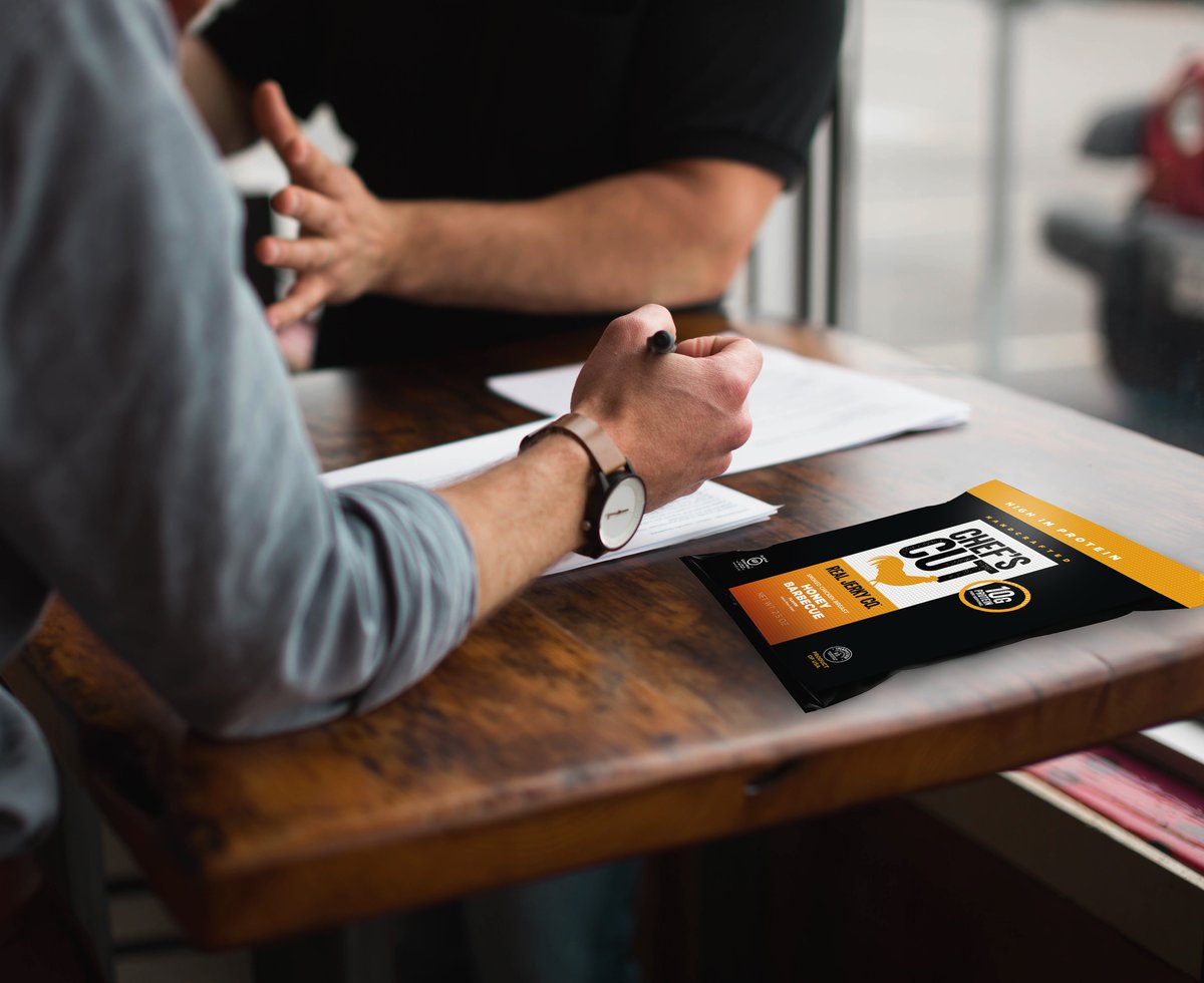 chefscutjerky's tweet image. Just got to work and ready to go home already? Fuel up with some lean protein and hang in there. Like the kitten on that motivational poster you pretend you bought as a joke.

#MotivationalMonday #proteinhack #worklife #healthysnack #portableprotein #chefscutbeefjerky