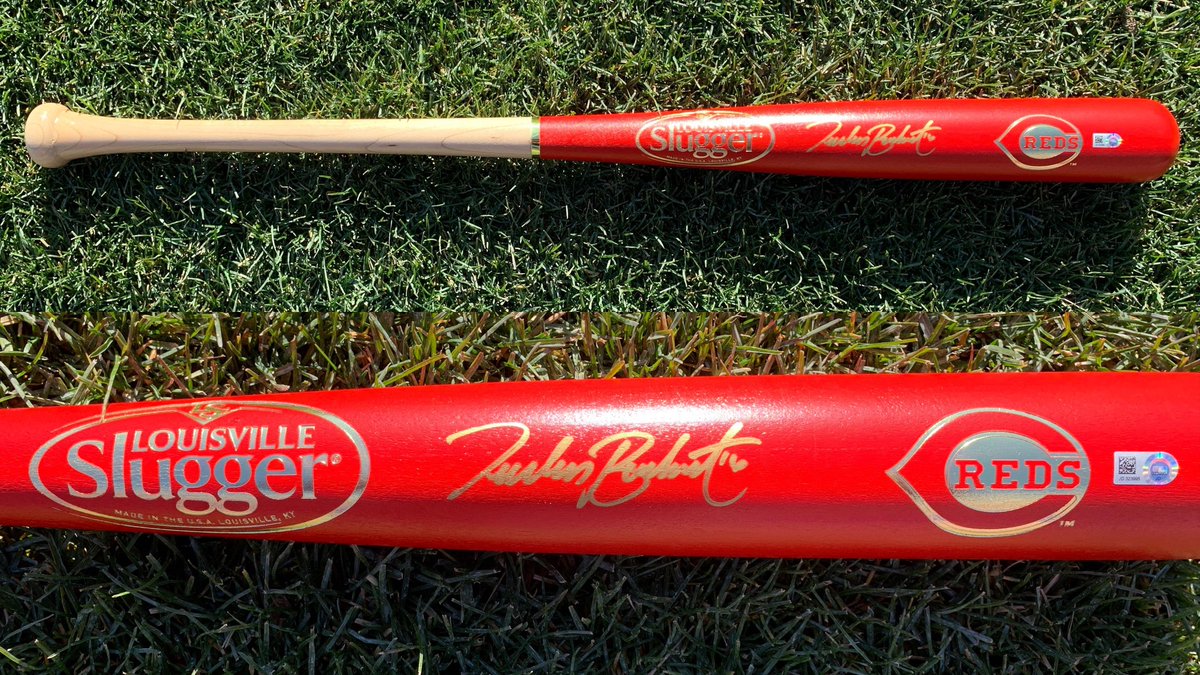 Reds's tweet image. 🔔 THE 12 DAYS OF #REDSMAS START NOW 🦌

RETWEET this by 7 p.m. ET for a chance to win this @Tucker_Barnhart autographed Louisville Slugger bat! atmlb.com/2YyYAjL