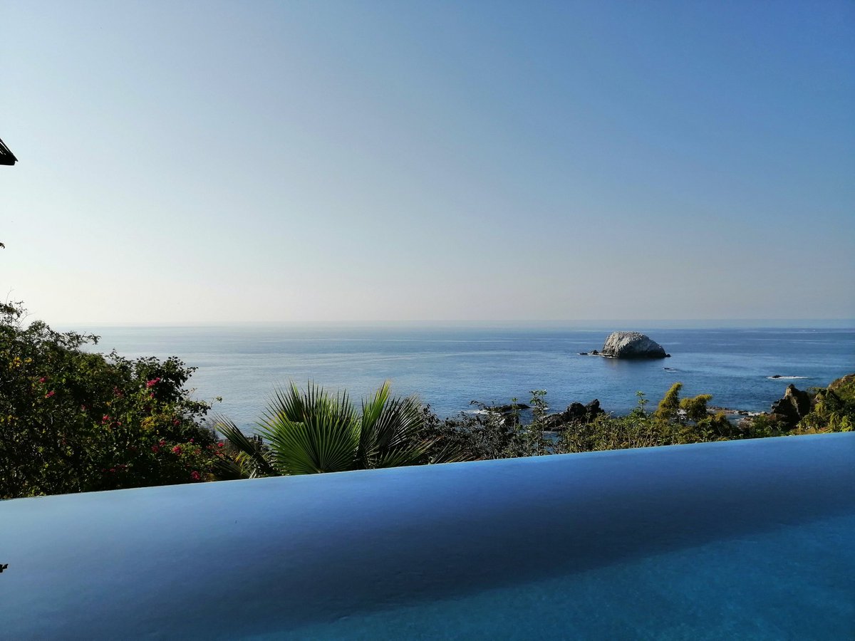 pablocientouno's tweet photo. Time hurries on, look and it's gone
The changing of the autumn tide
The hopes that live, the dreams that die
If I could have you by my side, I'd give it all away
#tomatal #zipolite #oaxaca
#ReginaRomina https://t.co/p6GWxS7Dw8