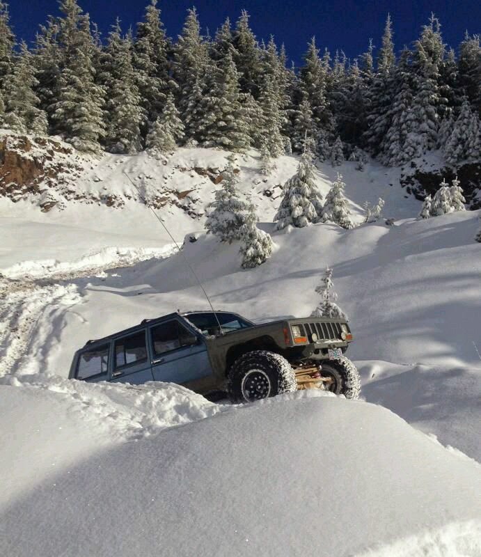 Thejeepboss's tweet photo. Good morning jeepers. It's White Mud Monday.  Y'all get out and have a wicked adventure today. Keeper upright. ✌ https://t.co/iIv1Ngy2v6