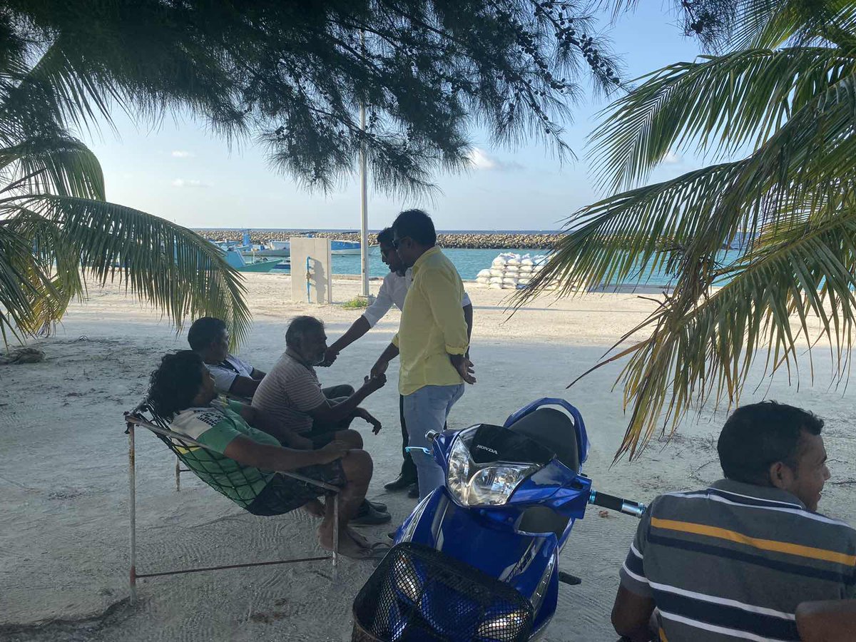 FEHIVILIBBE's tweet photo. R. Makurathu D2D ge therein
Campaign mekuhah In sha allah
#LaamarukazeeRaajje
#AmirAtholhah
#AtholhuSarukaaru
#RaaAtholhu2020
#KKKBK @AamirE08 https://t.co/C3nmk2RKDU