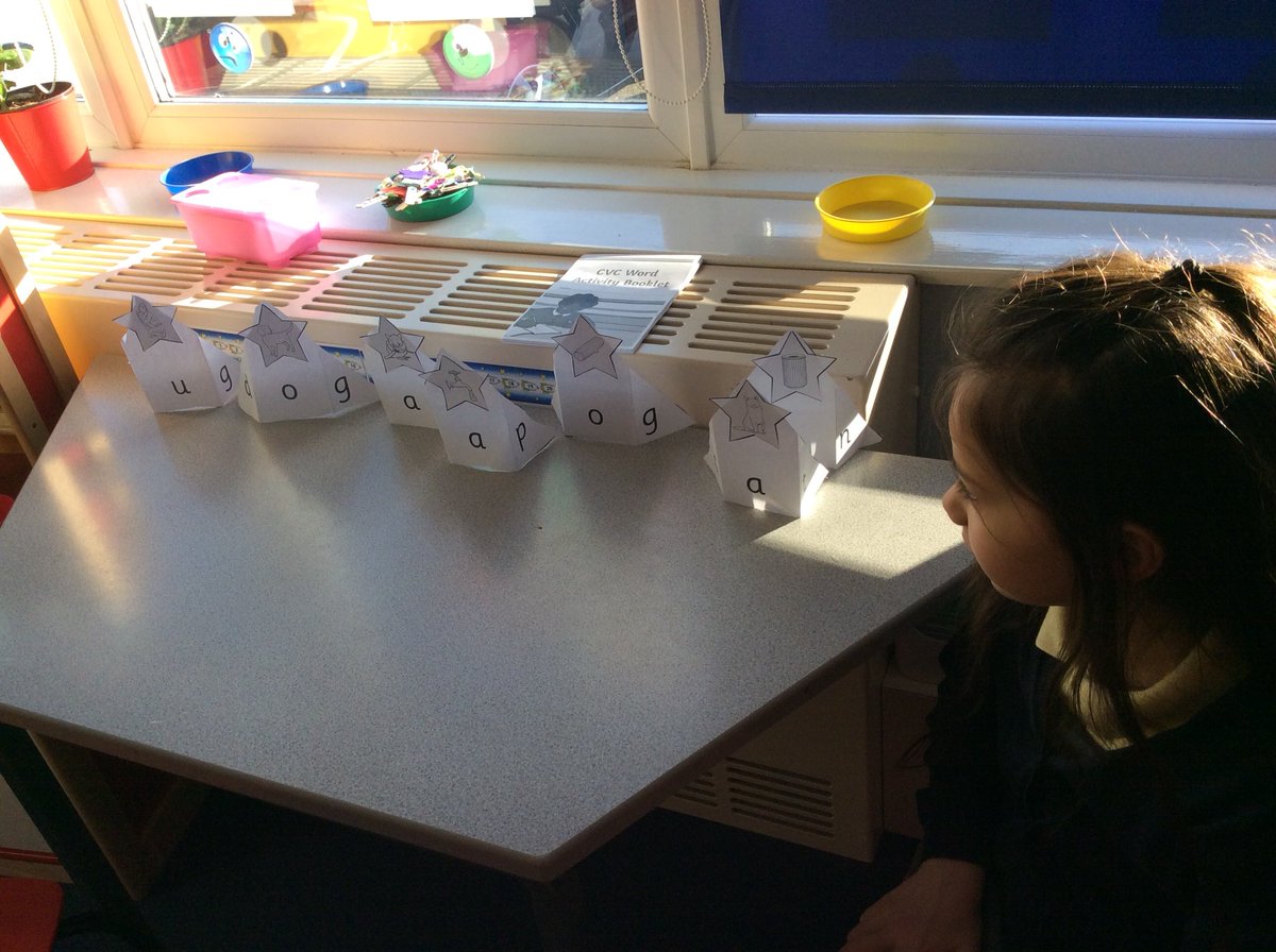 Darwin_Over's tweet photo. Fantastic cvc words this morning in Dali class.#activelearning O_Year_3_4 OurNeighbourho1 Overthorpe_Acad https://t.co/1cBEKblw8U