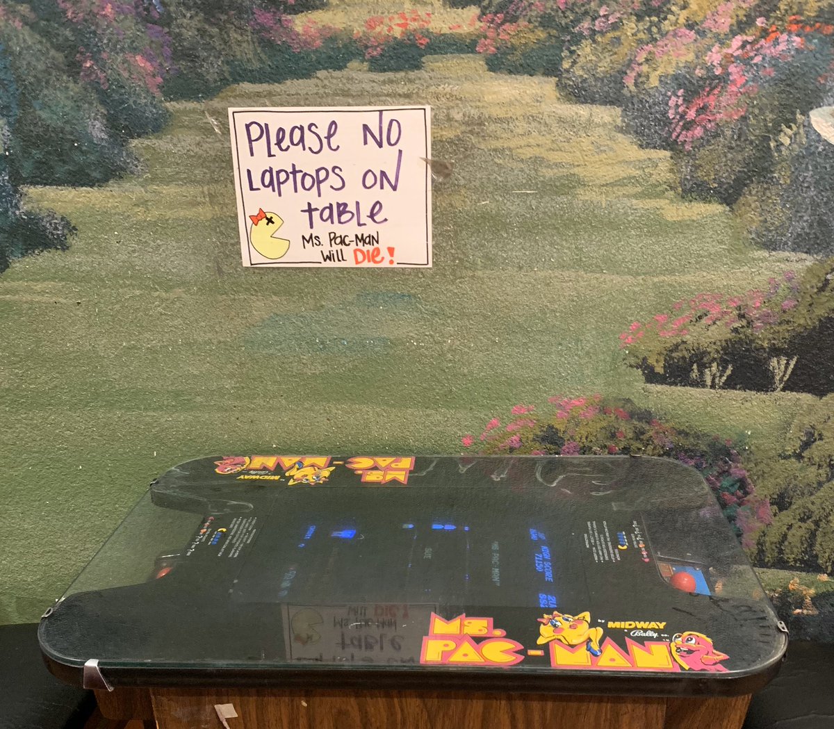 ImoveCar's tweet photo. Spotted yesterday in Burbank: PLEASE spare Ms. Pac-Man!!! 
#MsPacMan #NoLaptops https://t.co/5EfZrmP0Ad