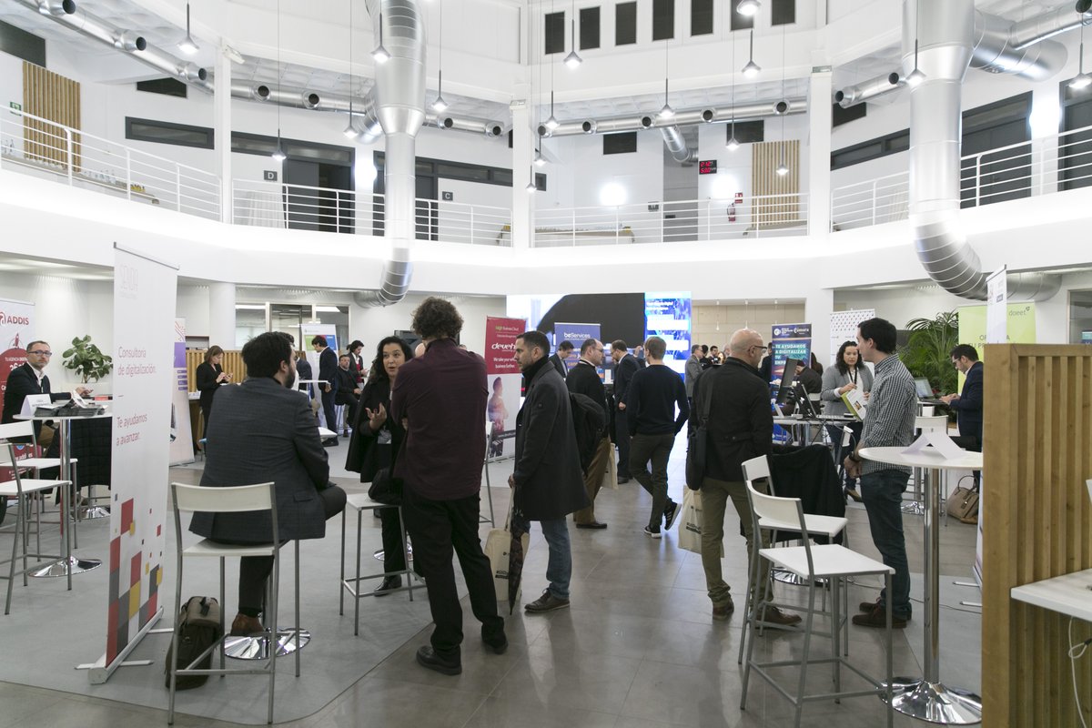 TICnegociosVLC's tweet photo. Volvemos a la realidad con nostalgia pero con satisfacción de #GoDigitalVLC 2019. 
Gracias a nuestros partners por el apoyo.
Al equipo magistral de ponentes y moderadores.
A los asistentes que nos acompañaron pese a la lluvia.
📸Todas las fotos⬇️
https://t.co/b2ablmCO6K https://t.co/4NPxE18xLm