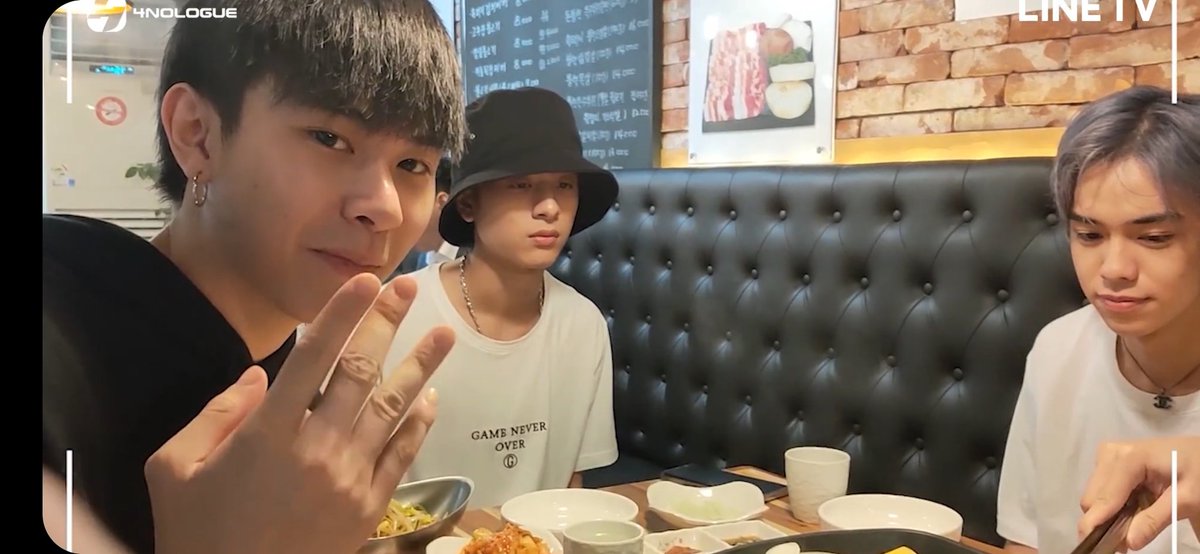 nofo_namfon's tweet photo. ในขณะที่ทุกคน enjoy eating ตัดภาพมาที่เช่ พ่อ!!!!!!!
#TRINITY_TheElementories https://t.co/gmH0TjepIw