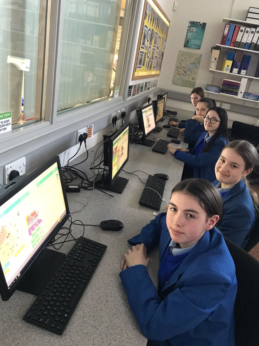 StMarysDerryIT's tweet photo. Wow what a fantastic start to our #ComputerScienceWeek2019 well done 924 @StMarysDerryTD @CareersStMarys @mcginn_ba @rricecutter https://t.co/NwFgAQdVJ6