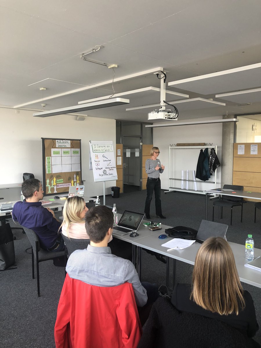 isabellii22's tweet photo. 1. WOL Erfahrungsaustausch bei @SchaefflerGroup @SchaefflerDE Ich freue mich auf den Austausch! #wol #workingoutloud #schaeffler https://t.co/OEtvVtAmg2