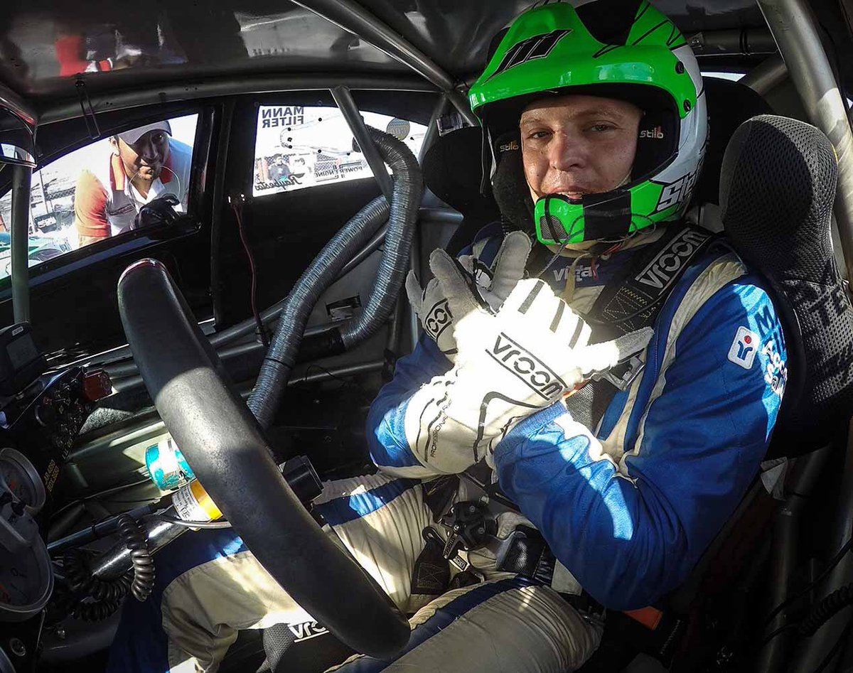 Se terminó el año de automovilismo y con podio en <a href="/topraceok/">Top Race</a> Series. Gracias <a href="/A_84silveyra/">Agustin Silveyra</a> y <a href="/equipoOCTANOS/">Octanos Competición</a> por haber confiado en mi y haber trabajado para que suceda, y a mi familia, amigos y todos los q empujaron con su buena onda. 
Lo que viene será mejor.
.
📸 <a href="/damianbarisch/">Damian Barischpolski</a>