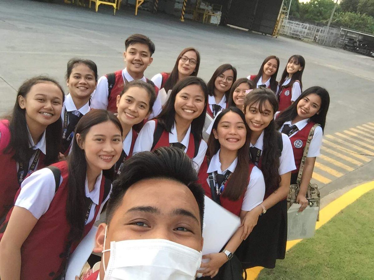 mldgzmn23's tweet image. 1st day😍
#knowledgeroom
#murabilihin
#malambotyungbeef
#tulog