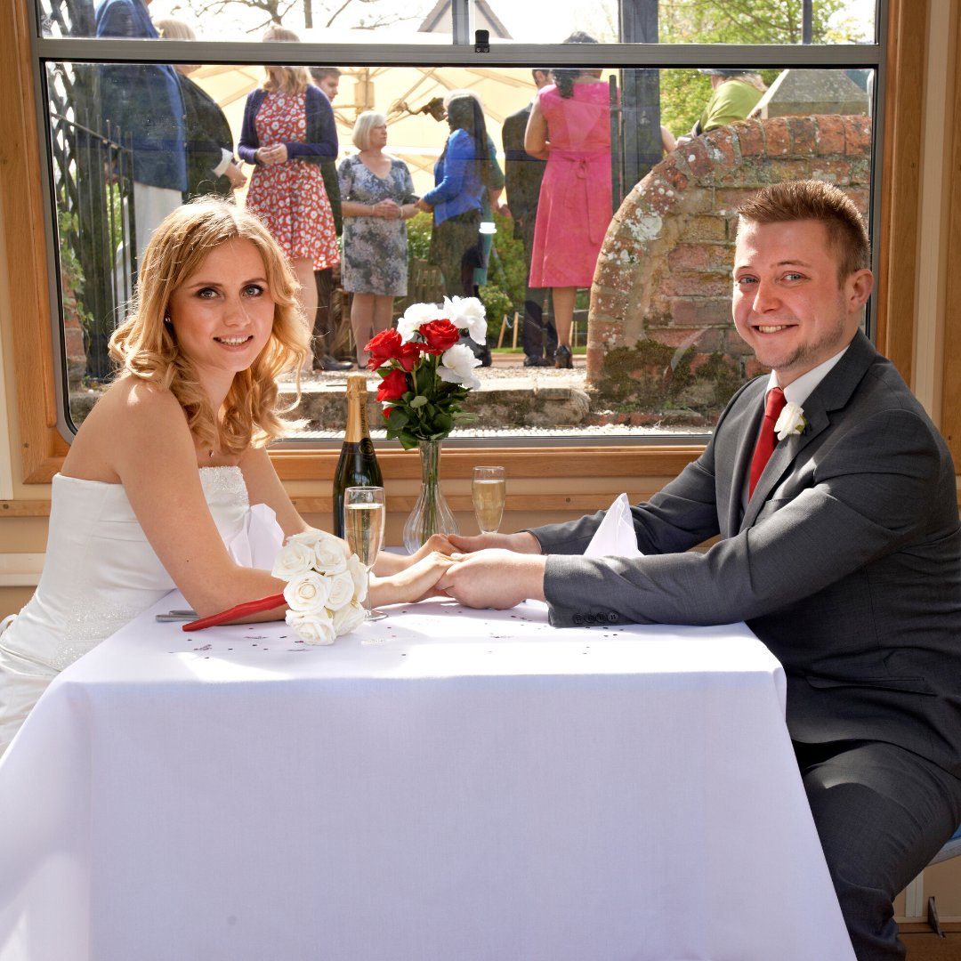 Planning a wedding in 2020 or beyond? The JB Boat could be the perfect entertainment for your guests, whether it's on the day, or for your pre-wedding events. More info here: ow.ly/PRUh30pWdTs #weddingbedford #weddingbedforduk #bedfordwedding #bedfordshirewedding