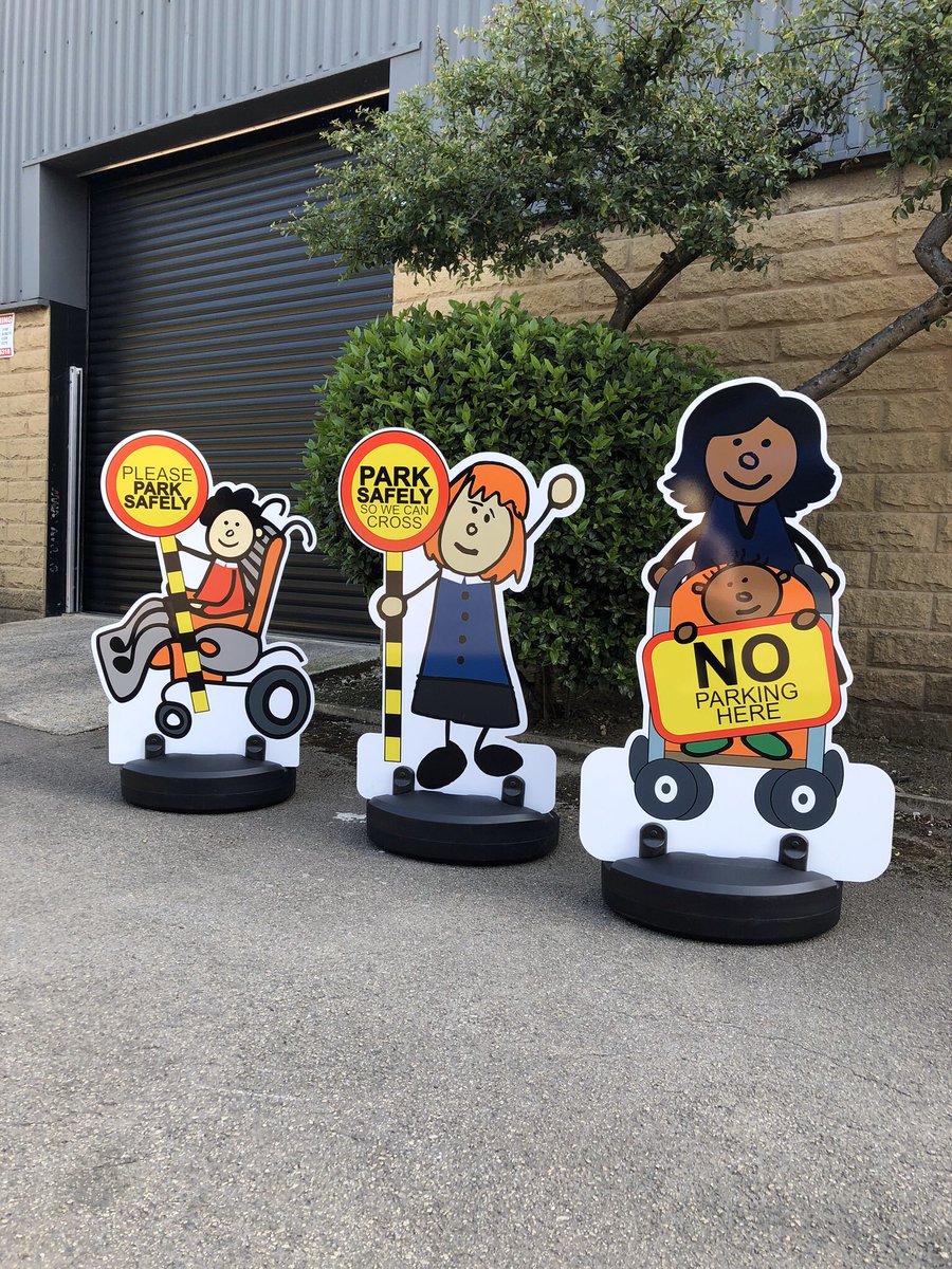 School_RdSafety's tweet photo. Whatever the weather, you can guarantee the #ParkingBuddies will be out on #ParkingPatrol duty at #SchoolRun times, making sure they #KeepChildrenSafe on the roads around #Schools by encouraging parents to #SlowDown to #ParkSafe and to #SayNo2Idling #DropOffSwitchOff #RoadSafety https://t.co/whuEZtfQgs