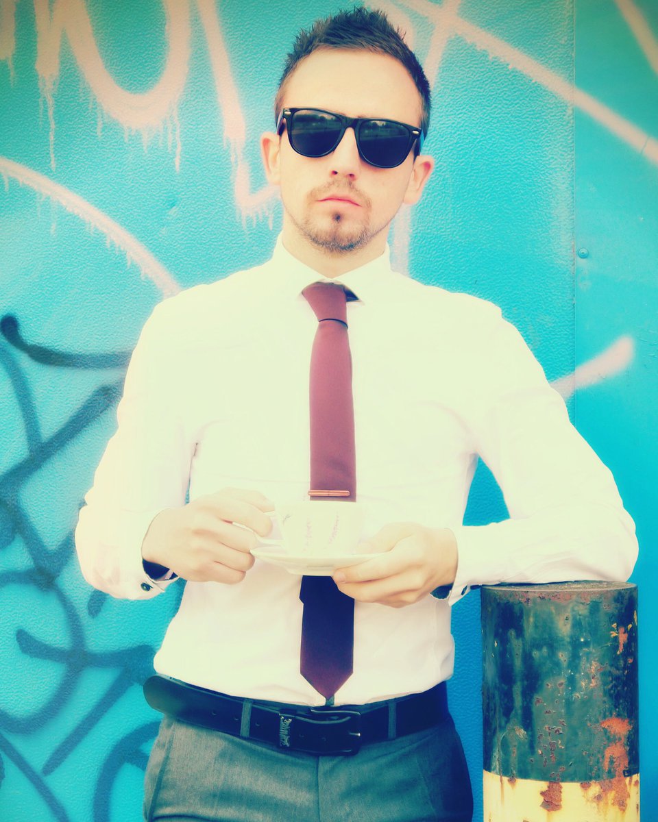 HewittGPro's tweet photo. That one time I pretended to know how to be a model
#purefanny
#studentmodeling #photography https://t.co/pPMeFJN9qD