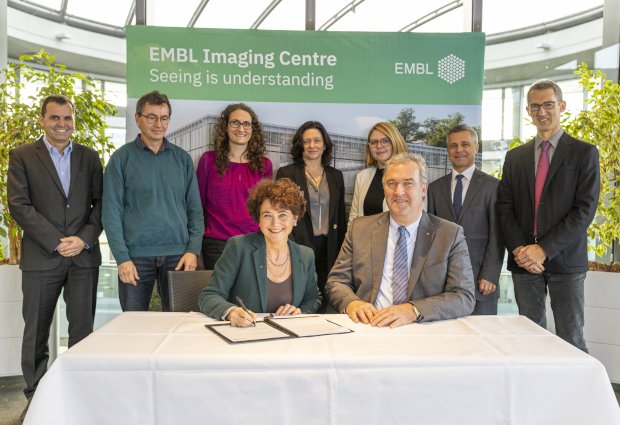 BioRNCluster's tweet photo. @embl and @LeicaMicro sign a unique long-term framework collaboration agreement to provide new #imaging technologies.
The agreement is the first to promote a new open innovation concept between industry and EMBL.
#BioRNMembers
๐ธMassimo Del Prete/EMBL
https://t.co/2Ex8UvUYhK https://t.co/aoLUTEP782