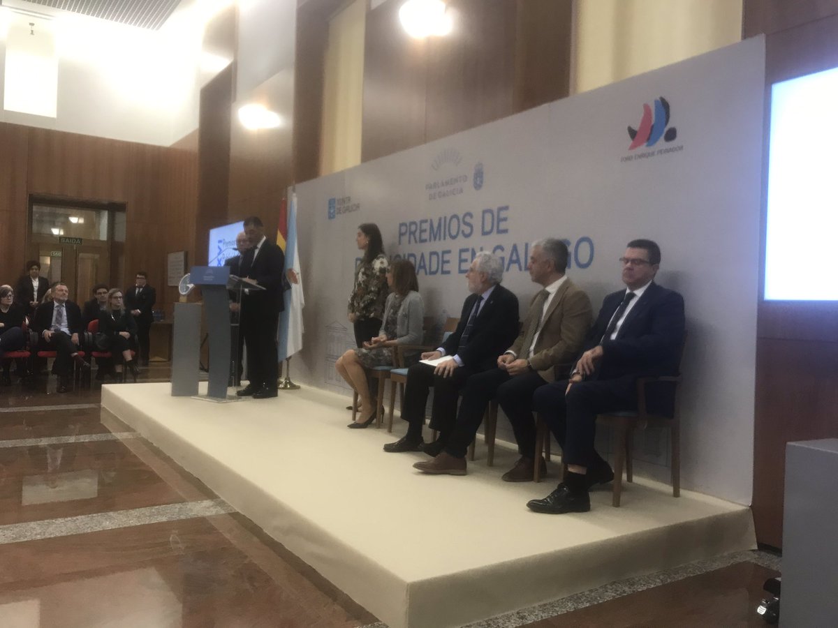 SandraVazquezD's tweet photo. Entrega no @Par_Gal  dos premios de publicidade en Galicia. Parabéns os premiados @leitelarsa @BodMartinCodax @HOXEqueixos #InstitutoSecundariaLeixa https://t.co/LCsoK1AO5T