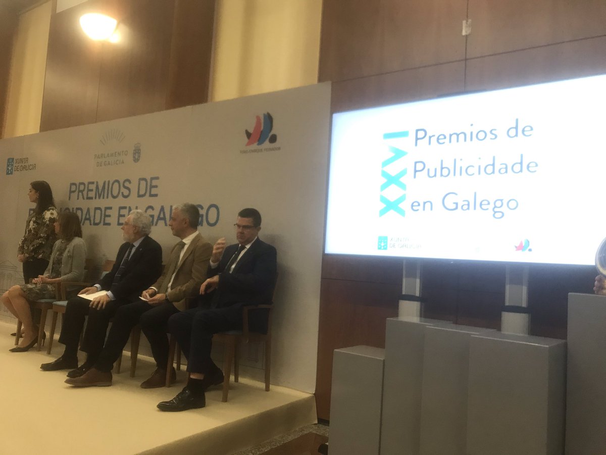 SandraVazquezD's tweet photo. Entrega no @Par_Gal  dos premios de publicidade en Galicia. Parabéns os premiados @leitelarsa @BodMartinCodax @HOXEqueixos #InstitutoSecundariaLeixa https://t.co/LCsoK1AO5T