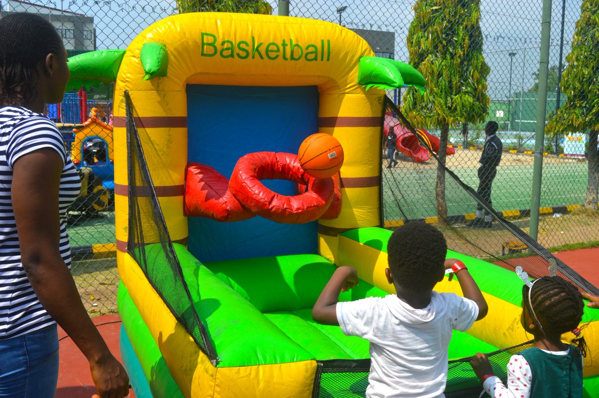 MeadowHallGroup's tweet photo. Wow!! Meadow Hall Christmas Funfair 2019 was all shades of fun and excitement.
#meadowhallfunfair #funfair #Meadowhallgroup #fun #excitement #childrenfun #funfair2019 https://t.co/U9hjRiyXqo